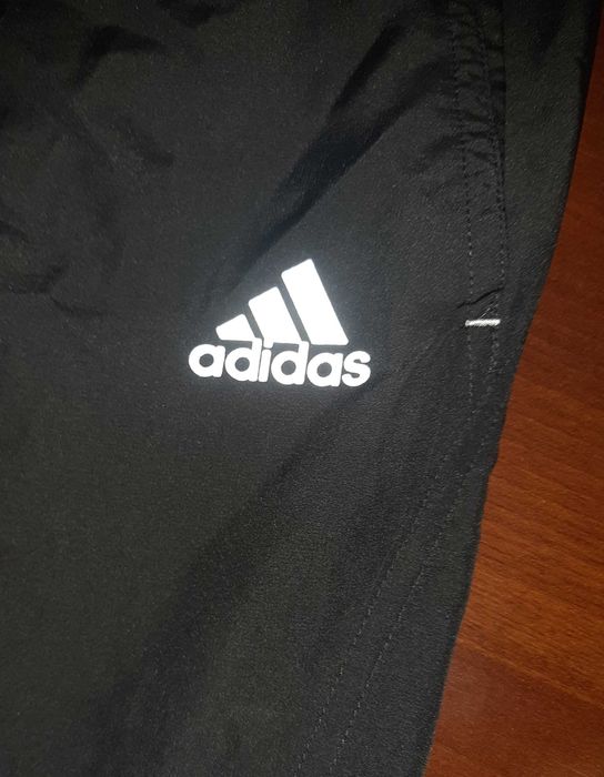 Adidas, czarne z białymi dodatkami, climaproof