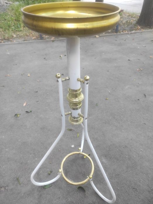 Продам подставку для цветов