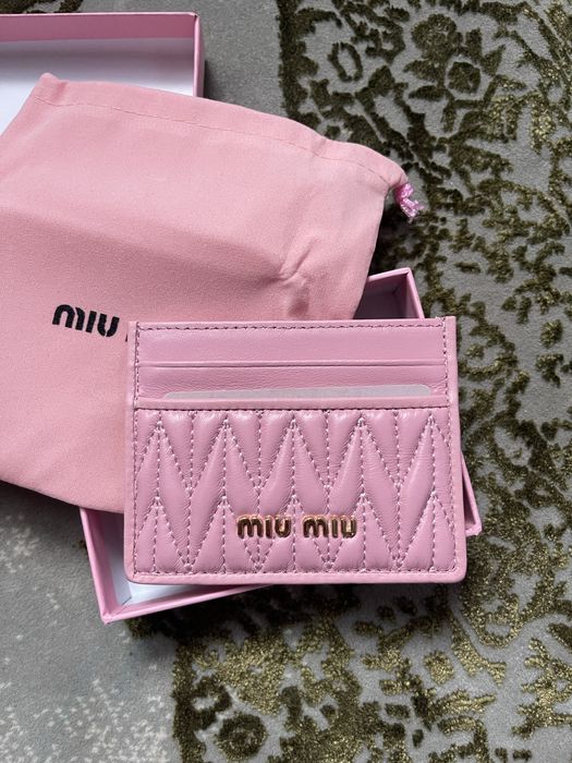 Картхолдер міу міу