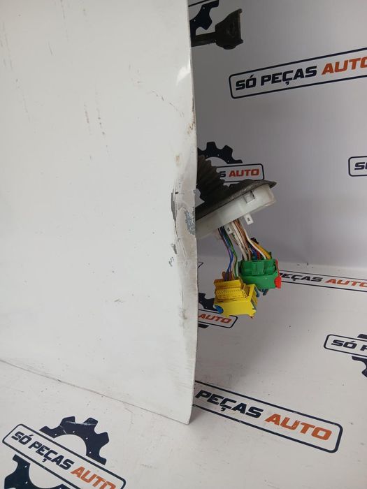 PORTA FRENTE DIREITA BRANCO PEUGEOT 208 ACTIVE ANO: 2012