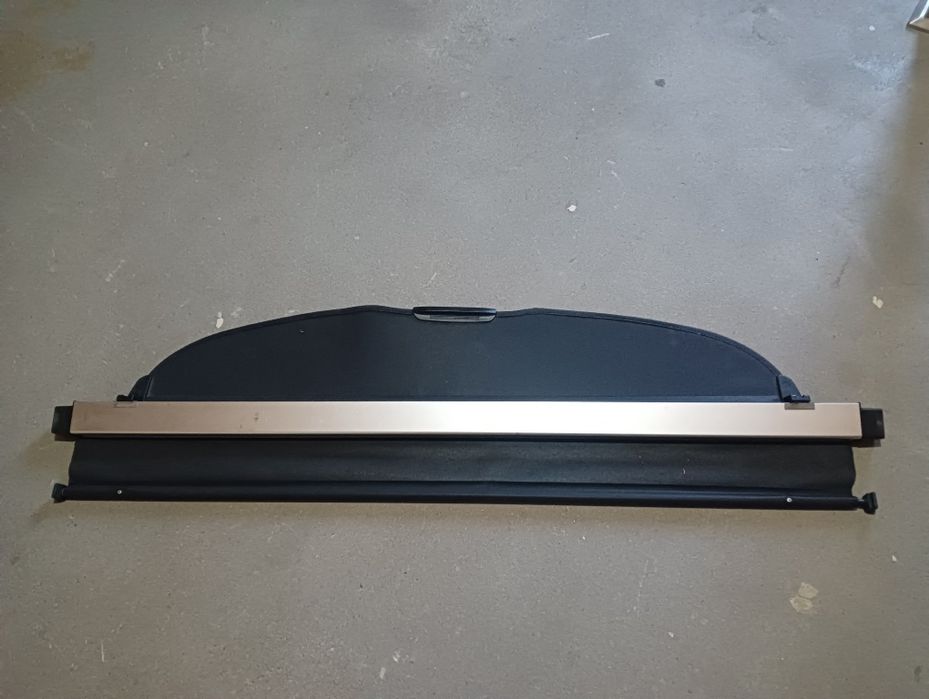 Roleta tylna bagażnika Subaru Outback