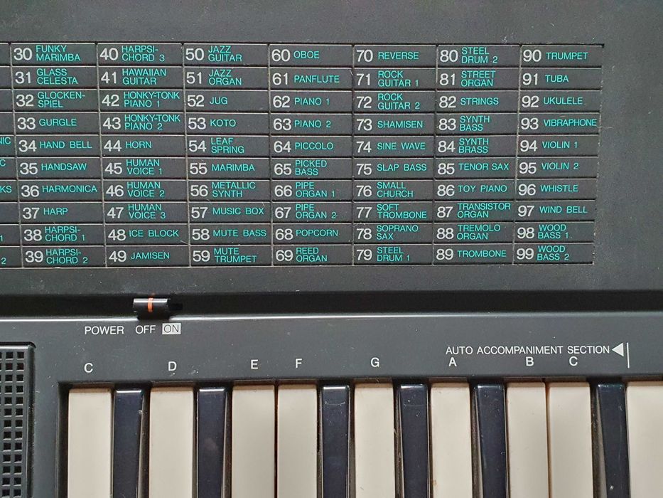 Mały japoński keyboard Yamaha dla dzieci