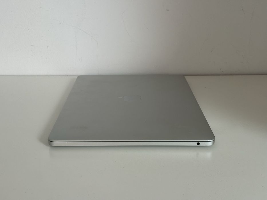 MacBook Pro 13” 2017 8 GB RAM / 128 GB SSD