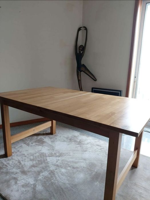 Mesa de jantar extensível
