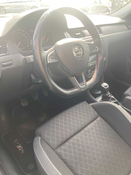 Skoda Rapid 1.6 TDI | Impecável | 162500 km | Revisão Feita