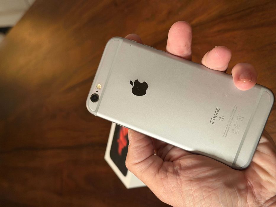 iPhone 6s Space Gray 4.7” A1688 com caixa original