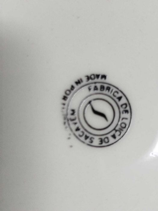 Prato lindo em excelente estado da Sacavém