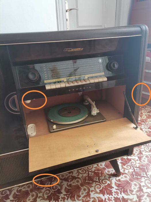 Movel Gira discos Radio Grundig
