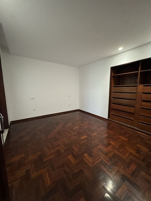 Arrendo Apartamento T3 + 1