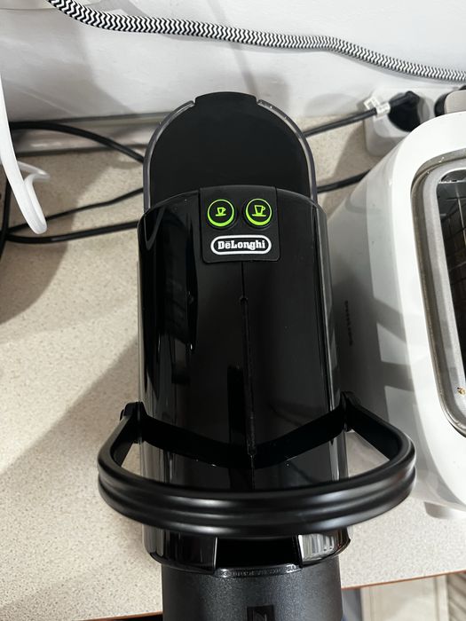 DELONGHI  Ekspres do kawy na kapsułki   Nespresso Inissia