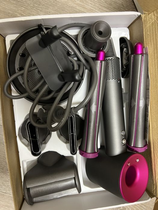 Мощный фен стайлер   очень   качесвенный Дайсон