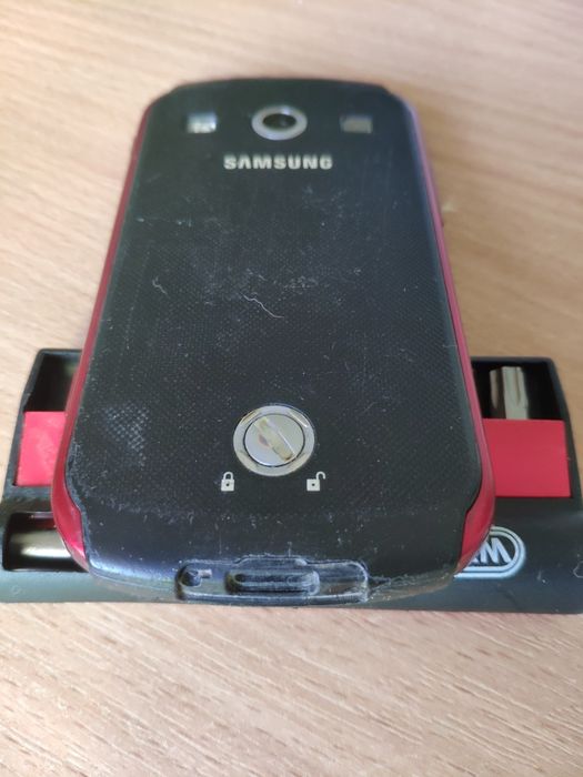 Мобільний телефон Samsung Galaxy Xcover 2 S7710 Black Red