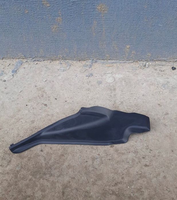 накладка лобового стекло левая джип черокі 19+jeep cherokee