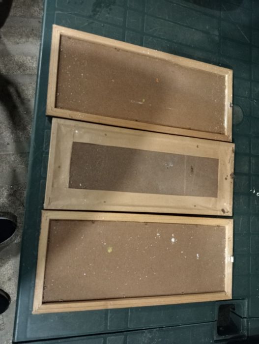 Quadros com uso um bocado desgastados