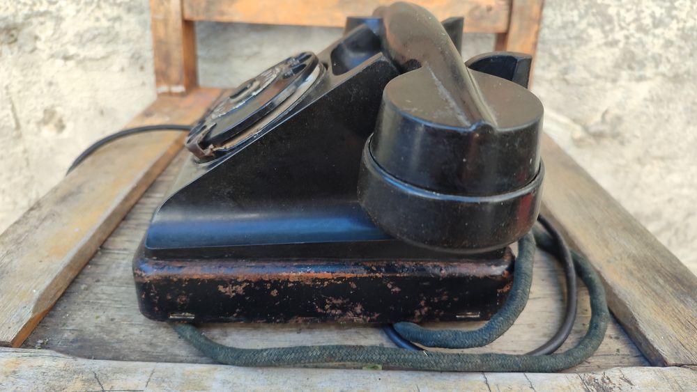 Телефон 50 років