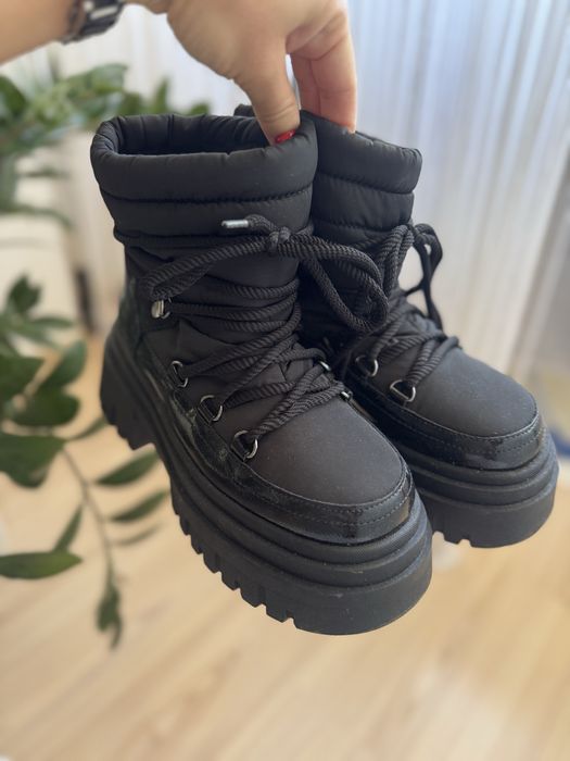 Дутіки/угги/чоботи 37р