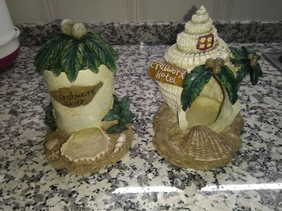 Comedouro e dormitório para pequenos animais