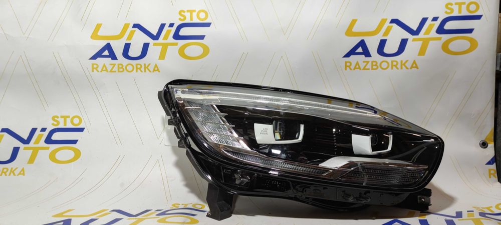 Фари на Renault Master,Trafic,Kangoo,Megane,Scenic,Zoe,Duster та інші.