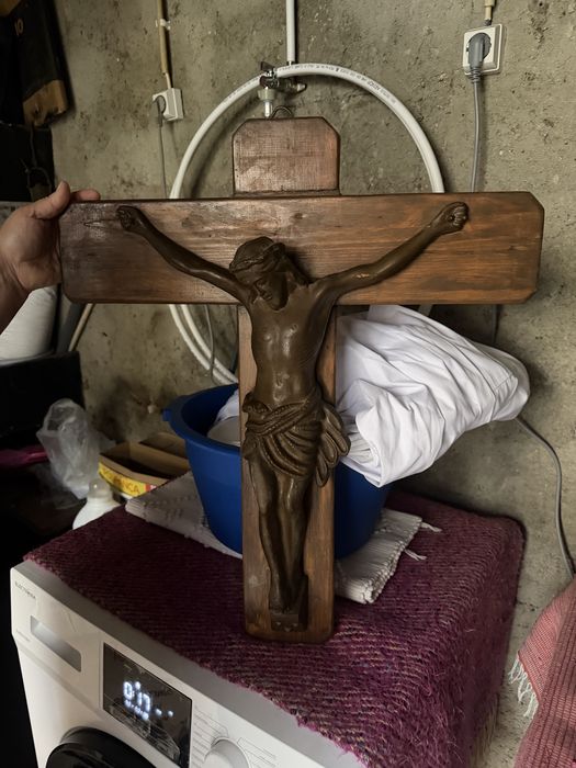 Cruz antiga em excelente estado