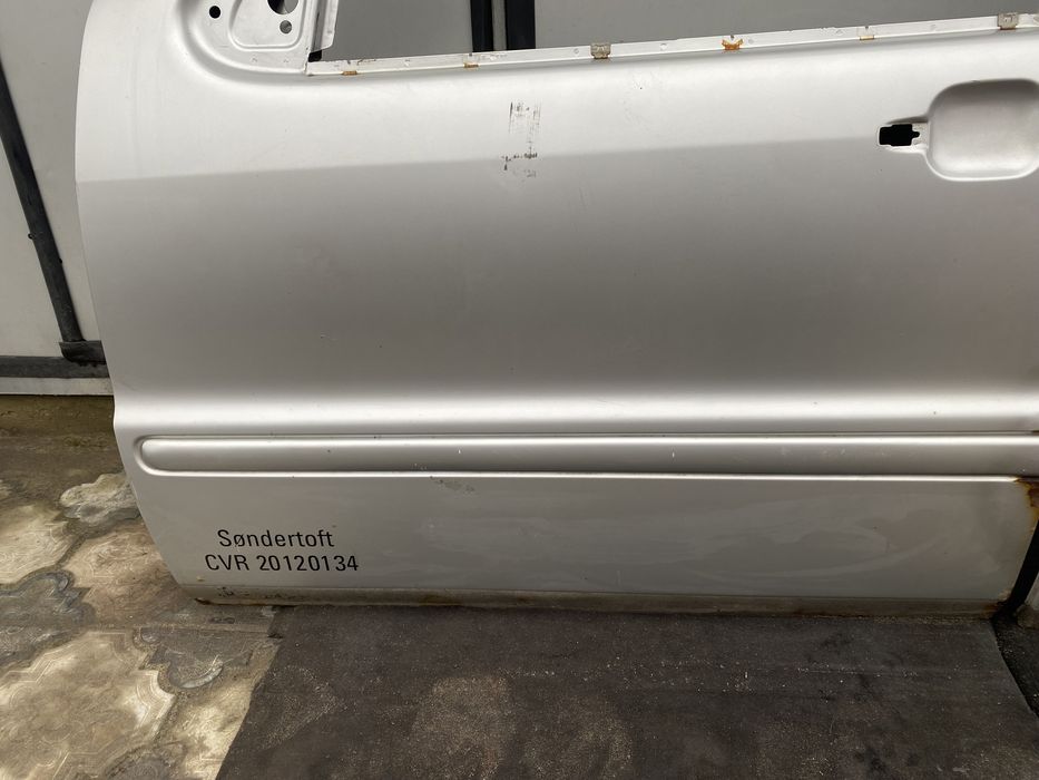 Mercedec w 163 ml двері дверка передні задні