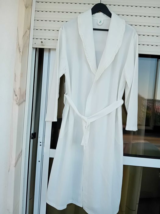 Robe branco pérola Tam. L
