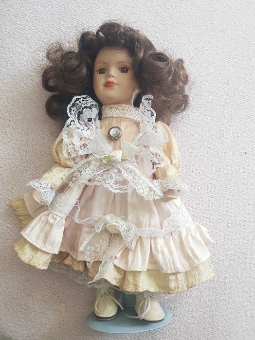 Lalka porcelanowa