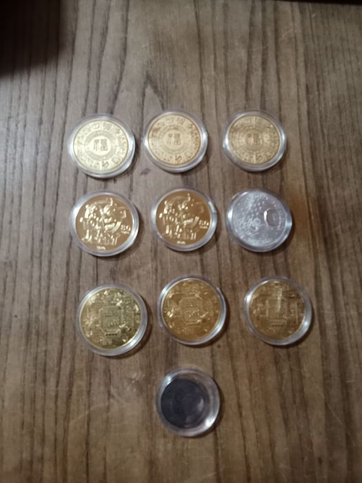 Moedas diferentes
