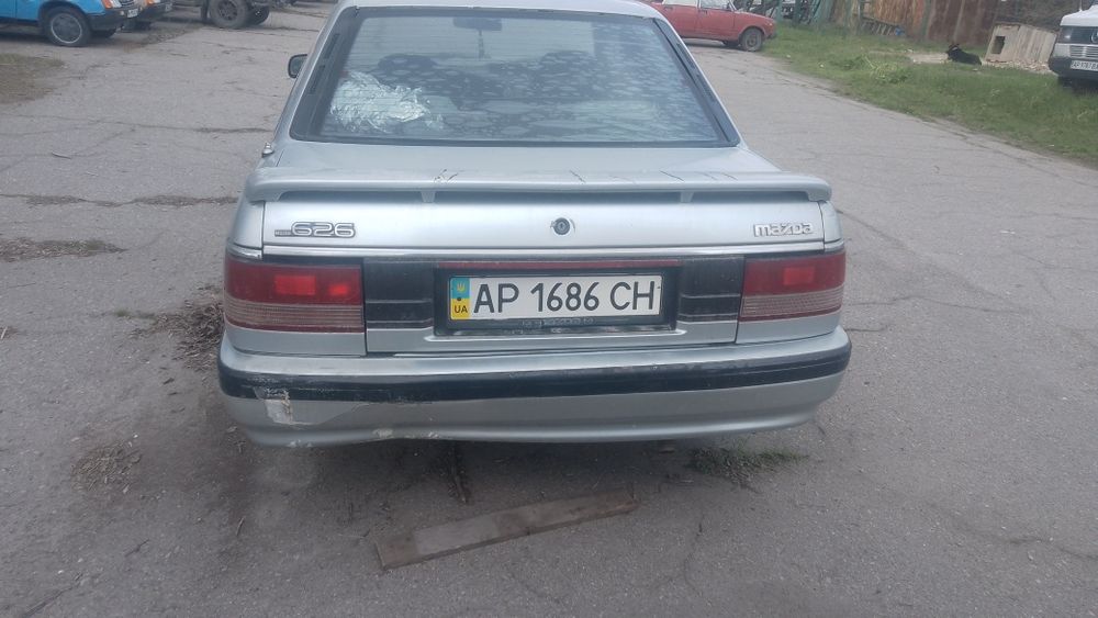 Продам автомобиль мазду626