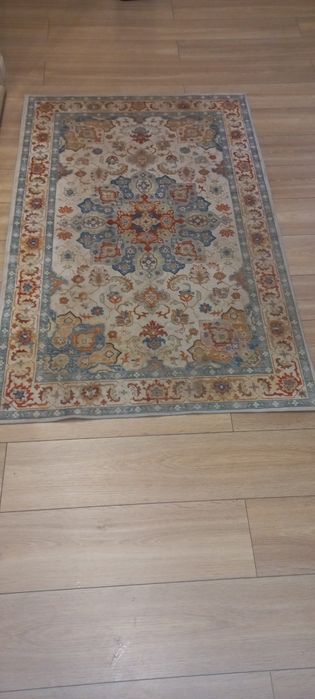 Продаю килим (штучний з низьким ворсом) ( 1.6х1.0