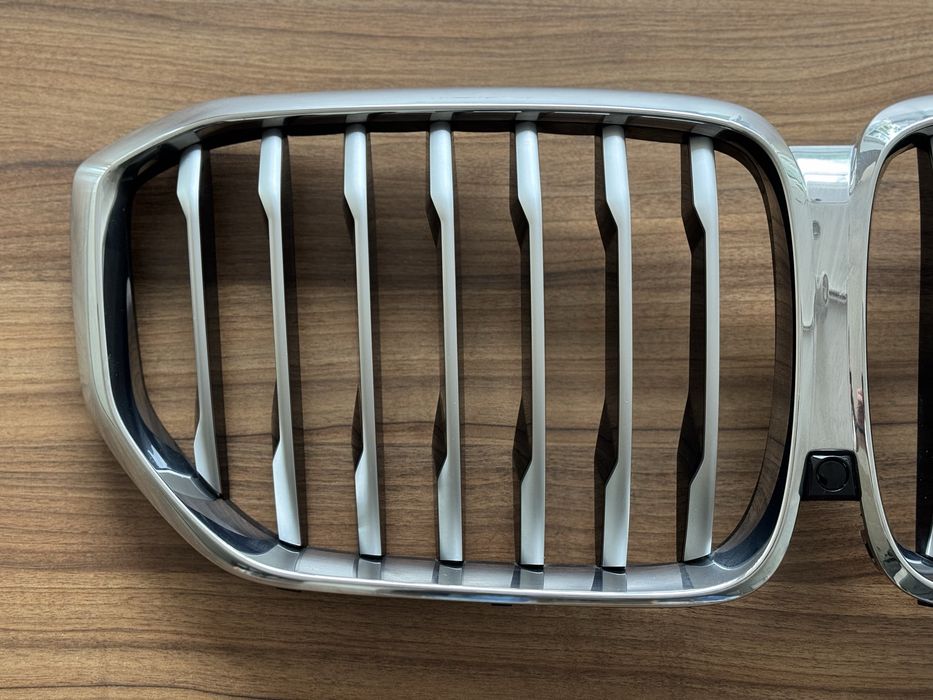 Продам оригінал решітку (ноздрі) для BMW X5 G05 з 2019 року (дорест)