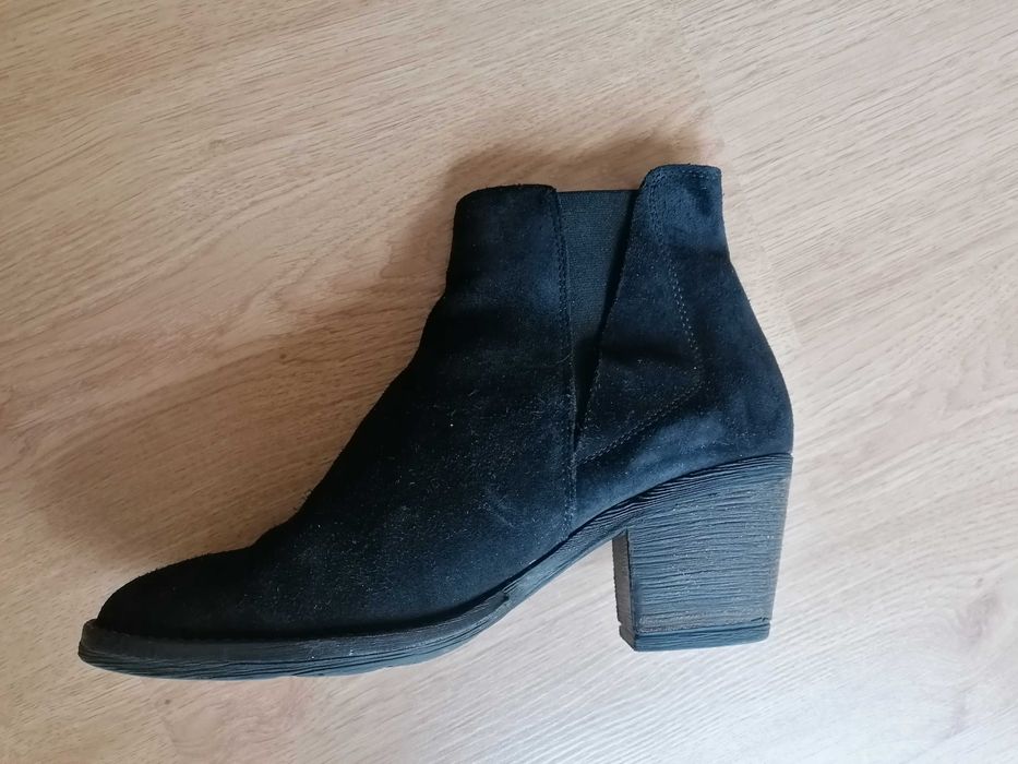 Botas pretas camurça