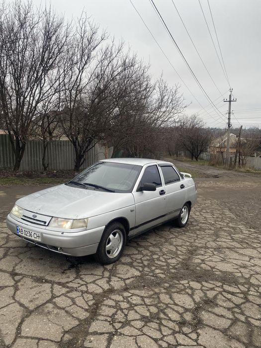 Продам 2110 в хорошэм сотояние на полном ходу 8 клап инжэктор