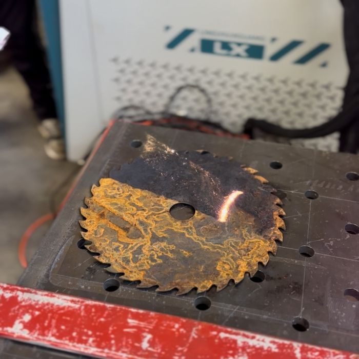 Лазерна чистка металу та зварювання (НЕ ПІСКОСТРУЙ)