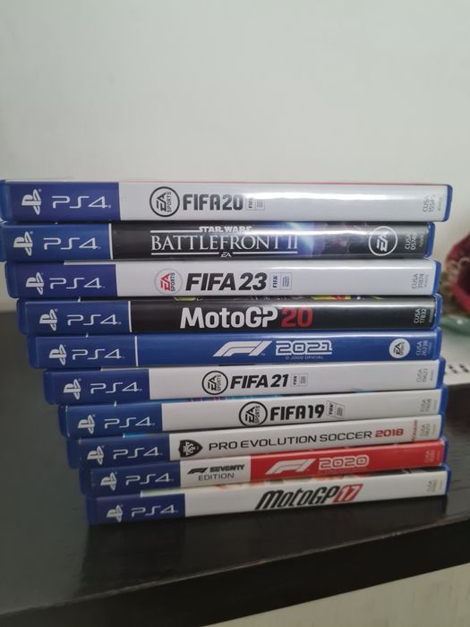Vendo play4+comando+volante+jogos