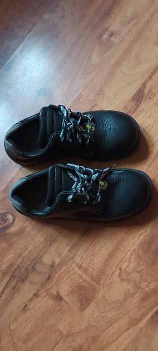 Buty skórzane robocze nowe roz. 39
