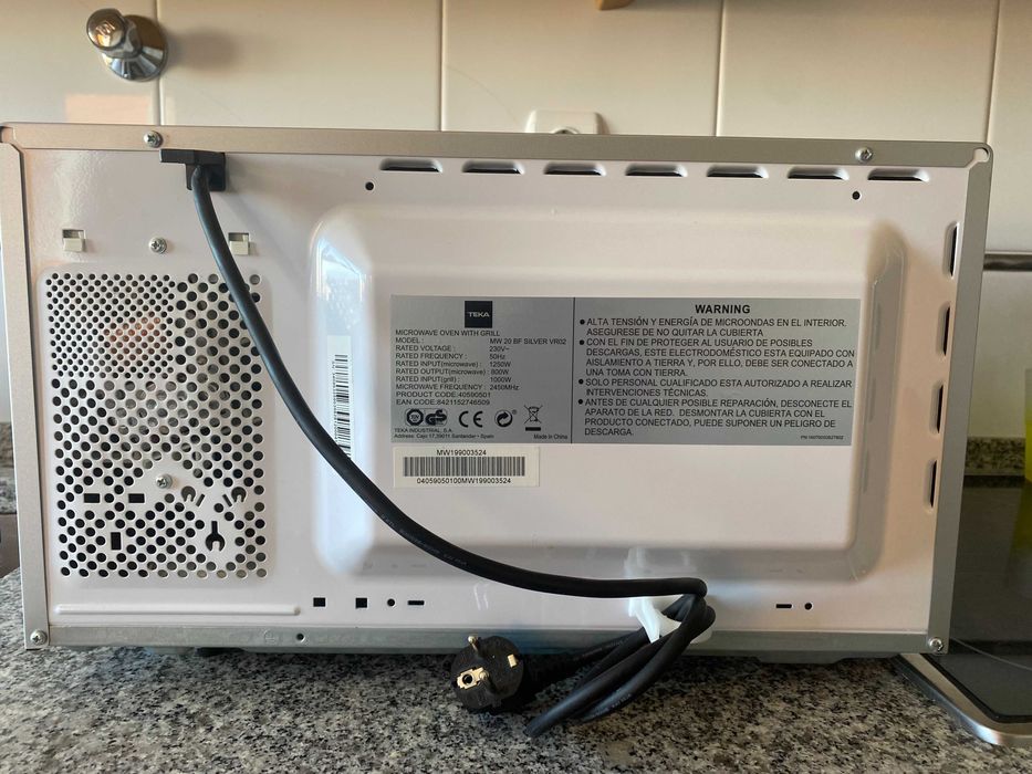 Micro-ondas  TEKA Modelo MW 20 BF SILVER