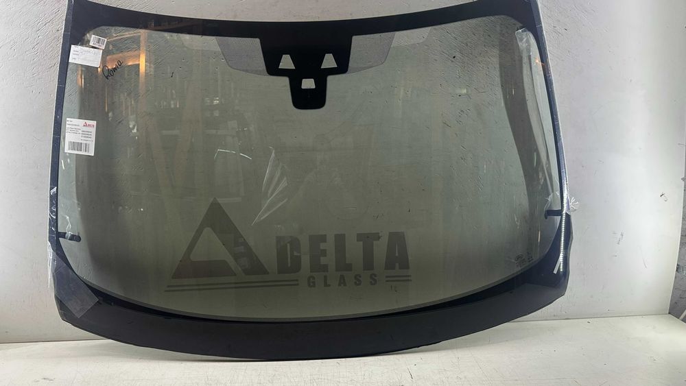 Land Rover  Discovery (2017-) - лобове скло