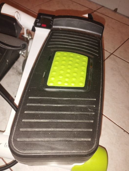 Stepper skrętny z linkami HMS S3033