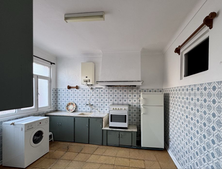 Vivenda Germinada T2 com Garagem c/ ar condicionado