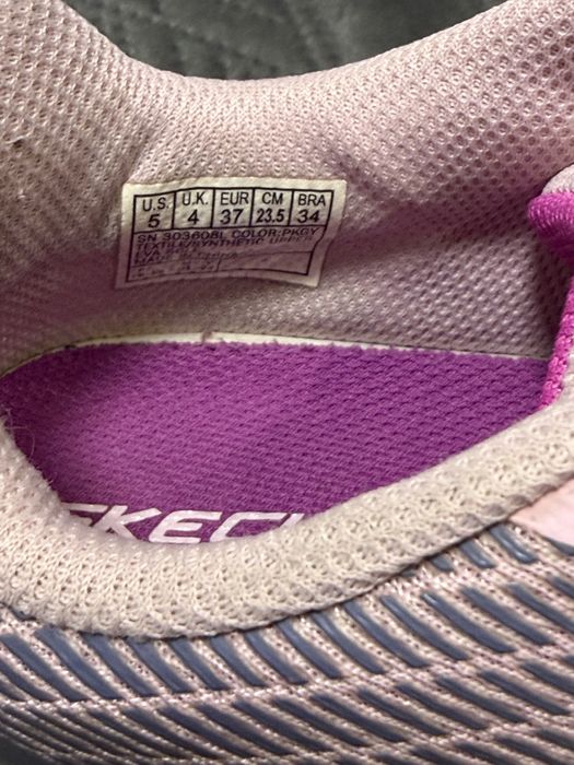 Продам кроссовки для девочки