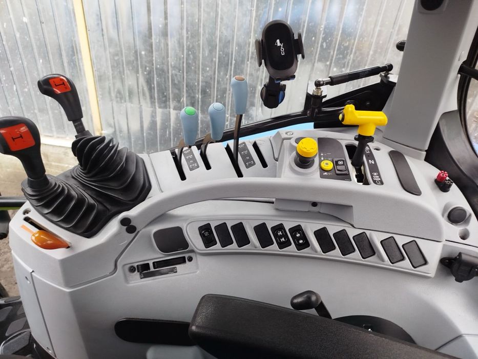 Трактор New Holland T6020