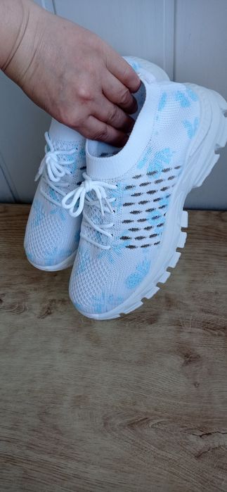 Buty sportowe damskie 39-25 cm