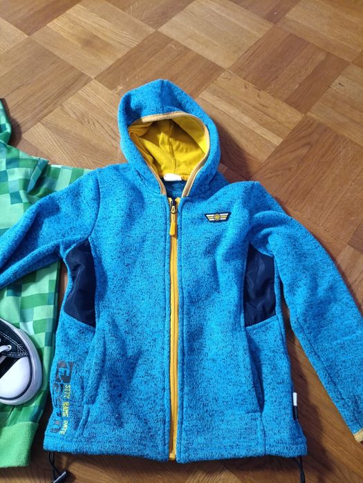 Кросівки, куртка кріпера+ гарний одяг