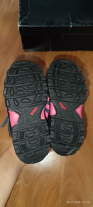 Зимові чобітки для дівчинки у чудовому стані з коробкою