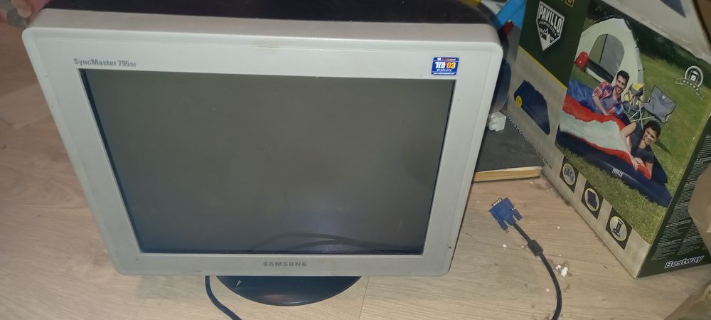 Продам старі телевізори.Самовівіз. Ціна мінімальна.