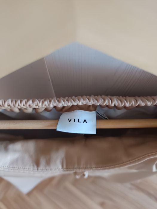 Spodnie skóropodobne Vila