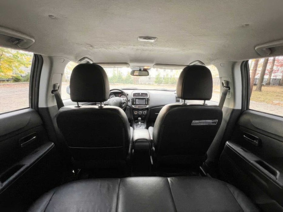 Mitsubishi Outlander Sport      2017