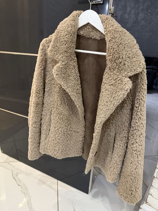 Куртка жіноча massimo dutti.