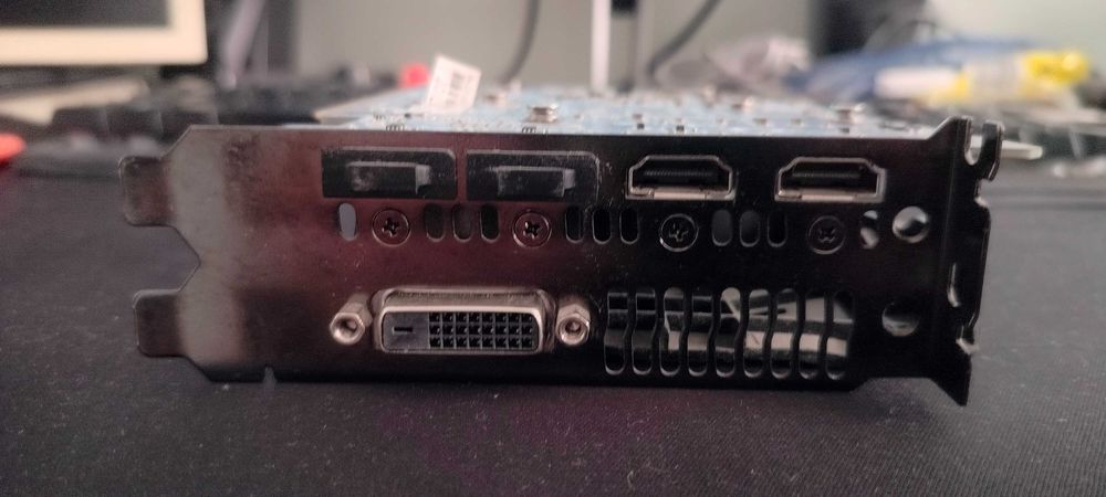 ASUS GeForce GTX 1060 3GB Phoenix.