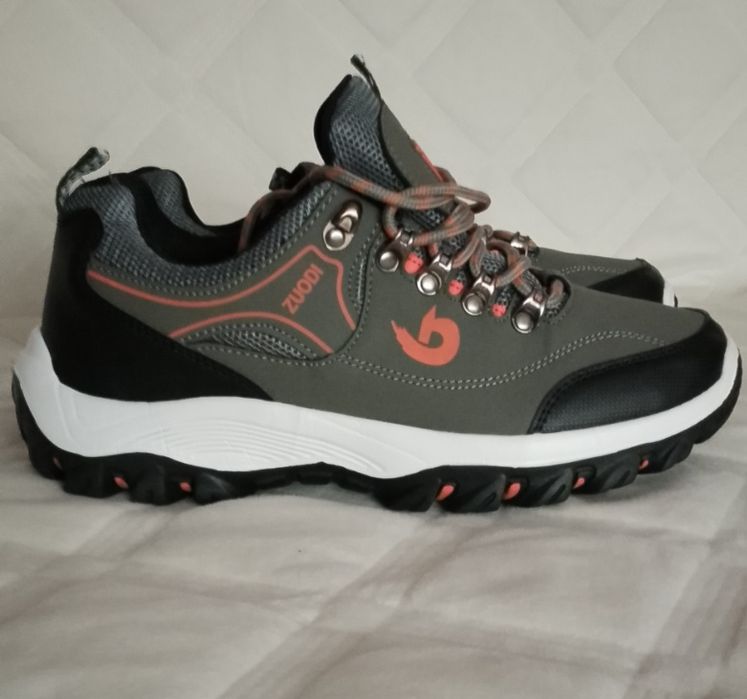 Чоловічі кросівки